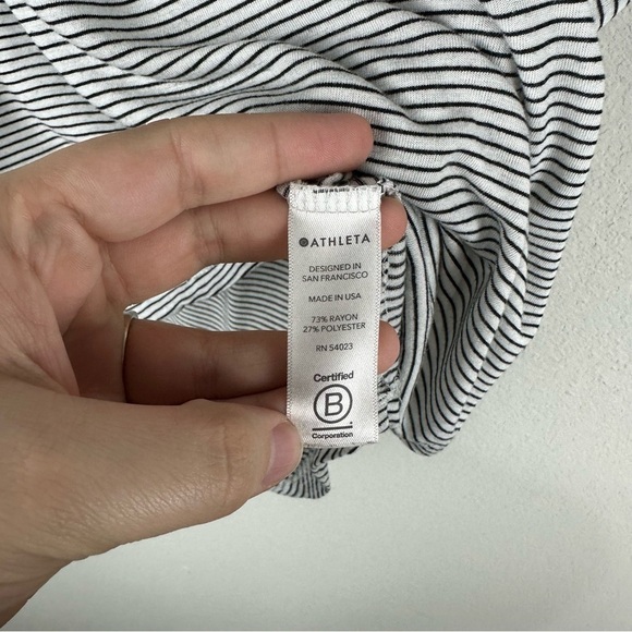 Athleta White Black Striped Cloudlight Stratus Short Sleeve Tee Size Medium - Picture 5 of 6